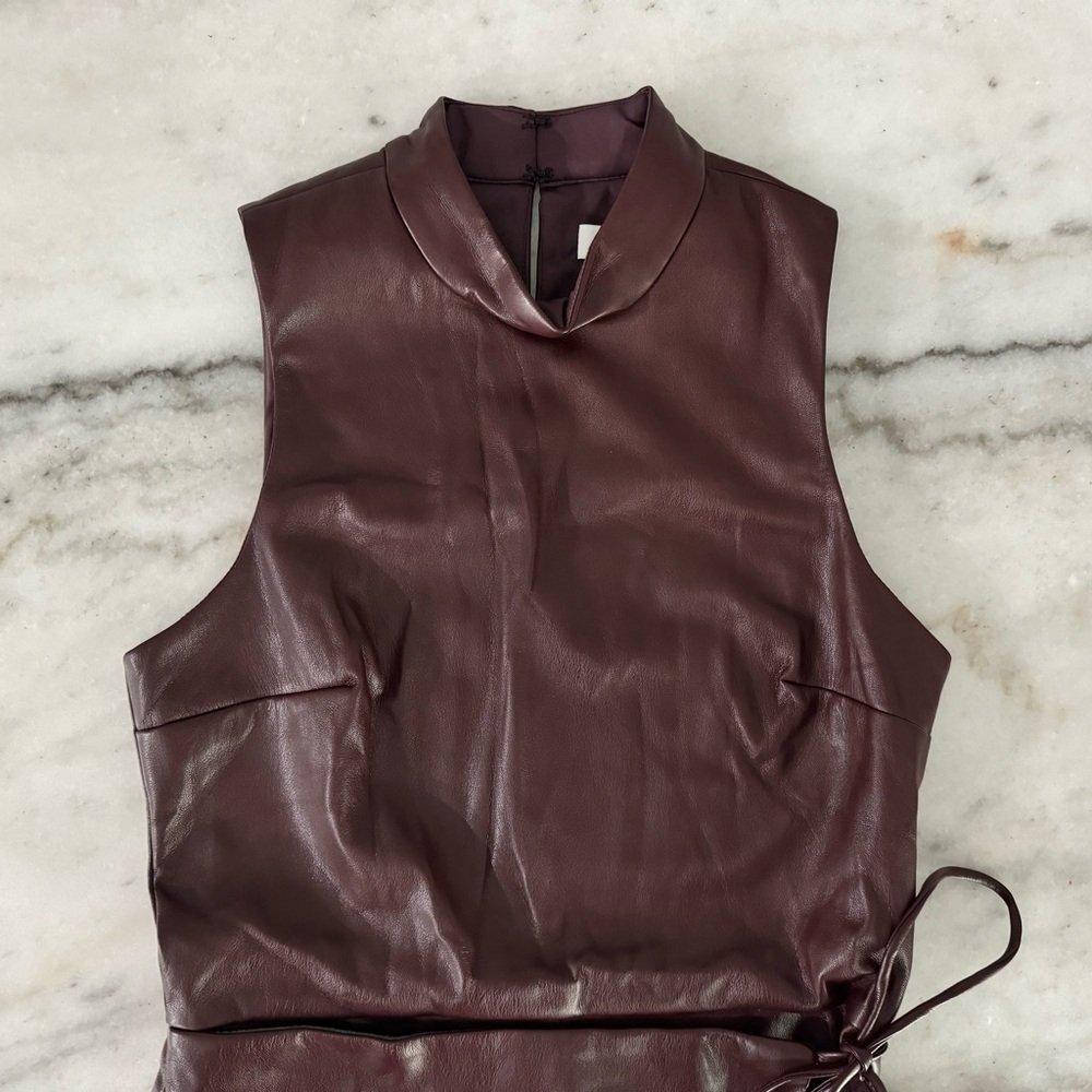 NWOT-Reed Romper - Picture 6 of 13